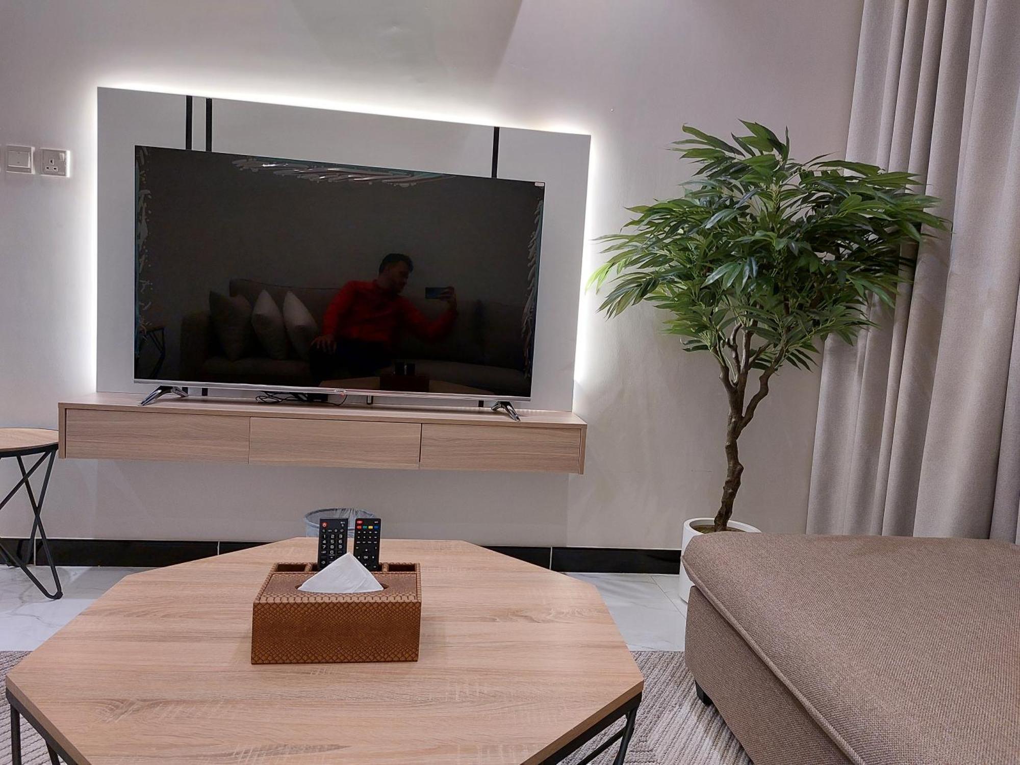Elite House