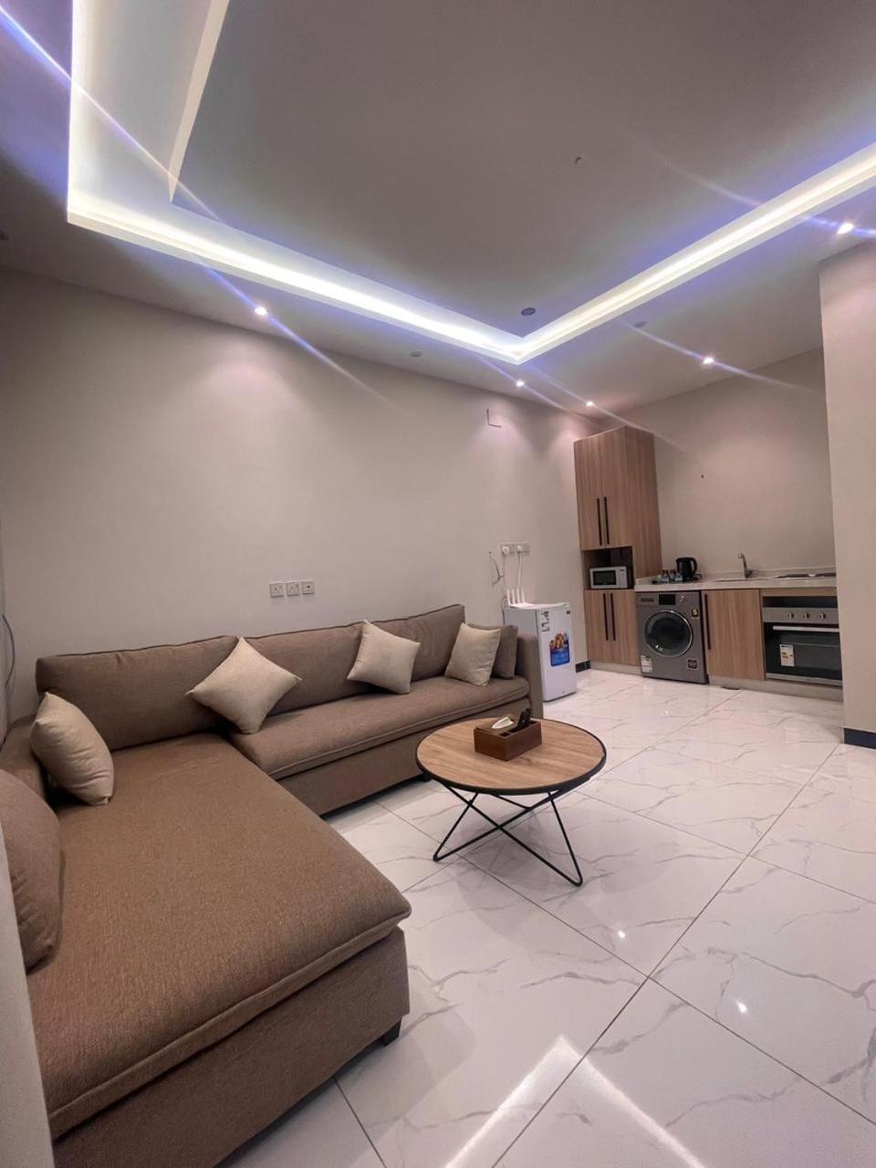 Elite House